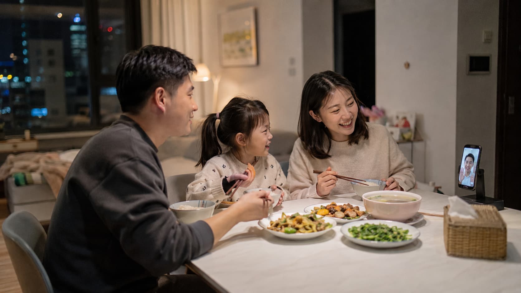 家宴春秋:一餐一饭里藏着的中国家族情感密码