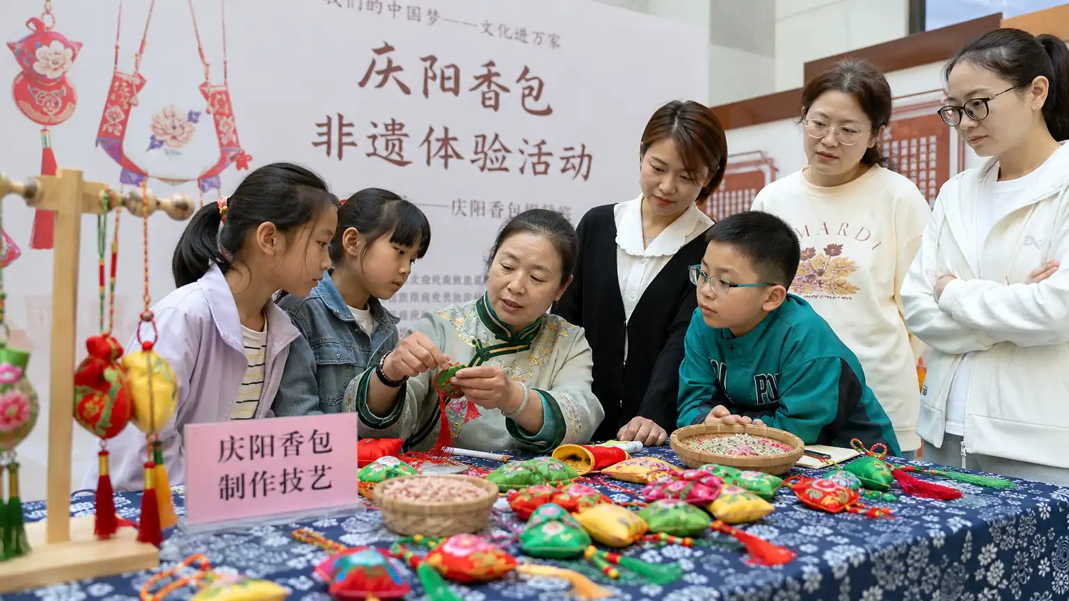 庆阳香包,一脉“香”承:从民俗节庆看千年香包的文化密码