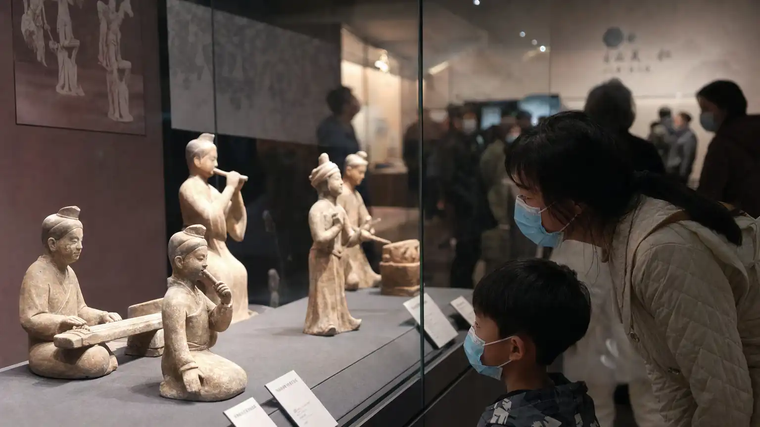 博物馆中的中古乐舞俑展陈