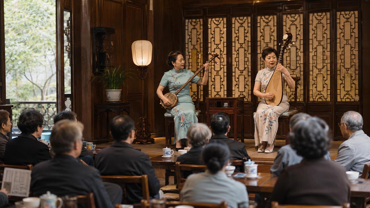 三弦:说唱、戏曲与市井烟火中的弹拨声