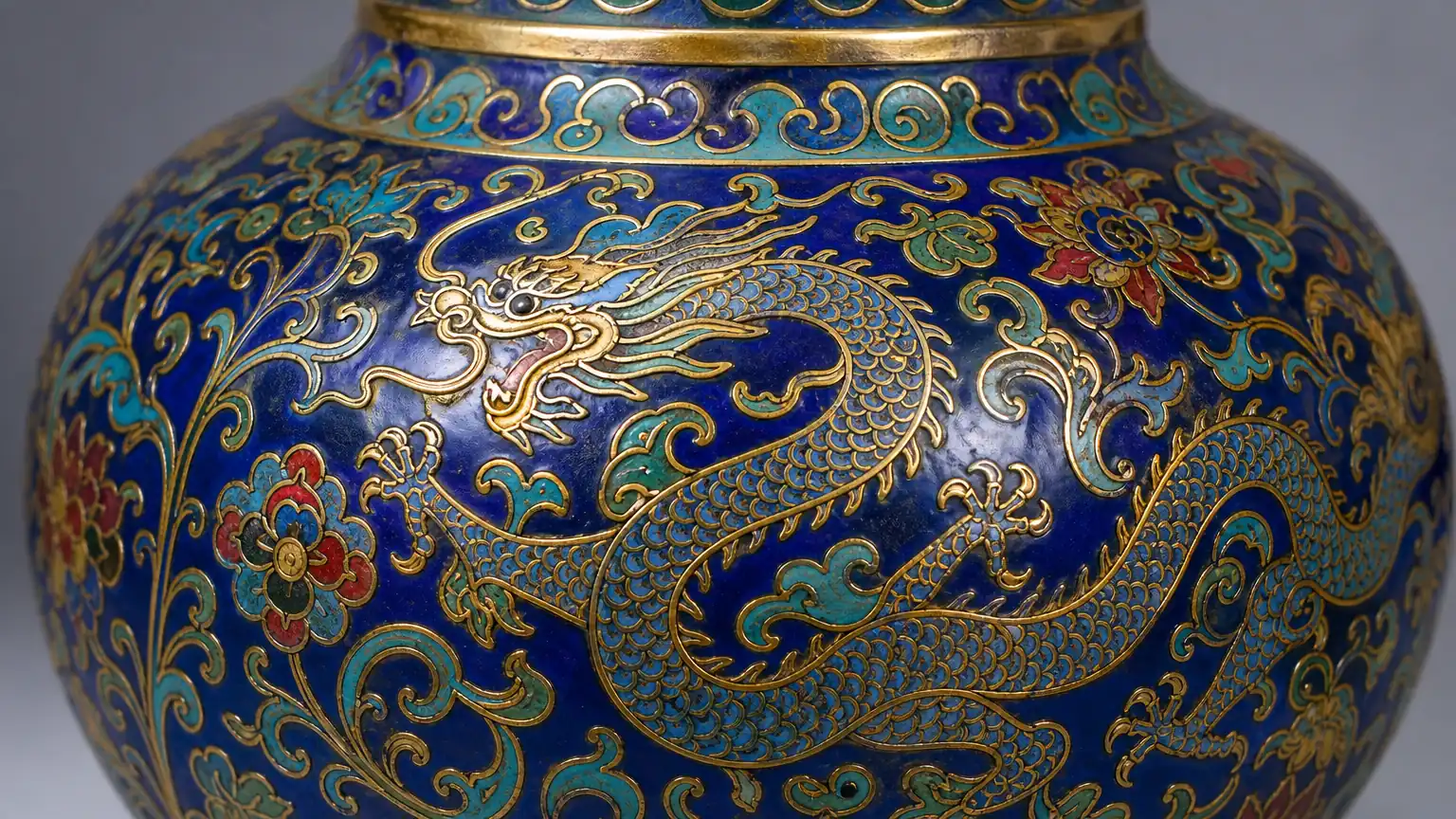 景泰蓝:从宫廷御用到“金属上的工笔画”