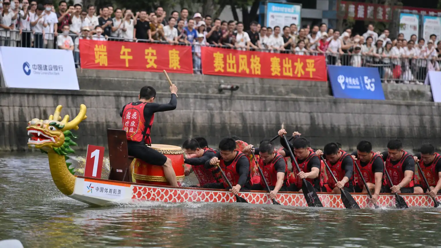 节庆中的音乐:为何节日总离不开歌舞