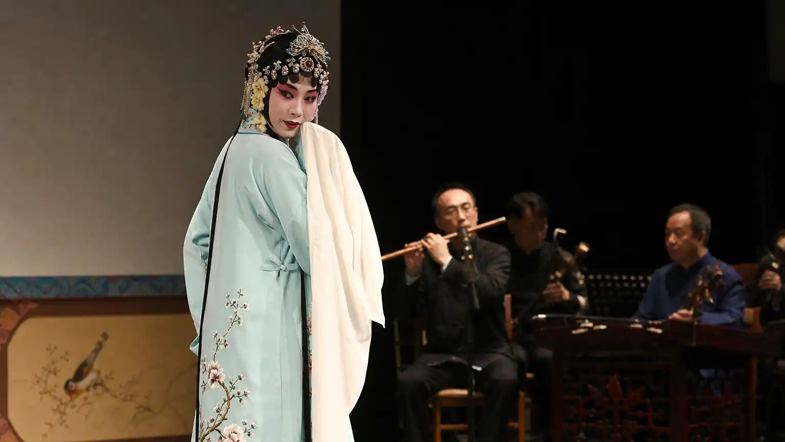 昆曲词腔板演融合场景