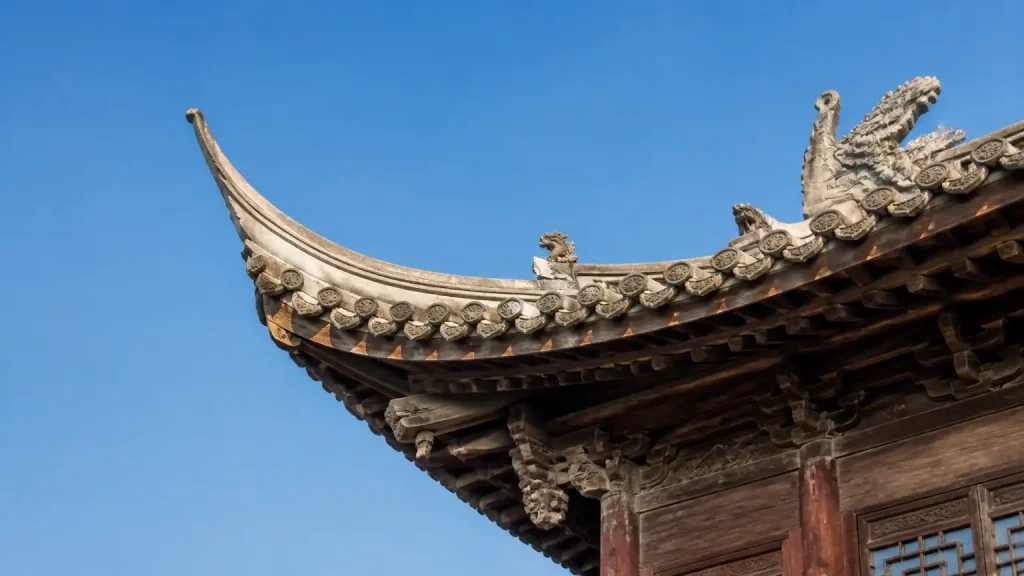 屋檐之下：中国古建筑的曲线美学
