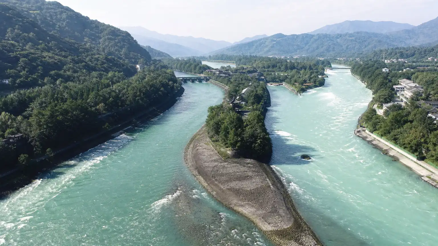都江堰水利工程俯瞰图